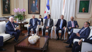 Presidente Danilo Medina encabeza reunión sobre actualización Ley Minera