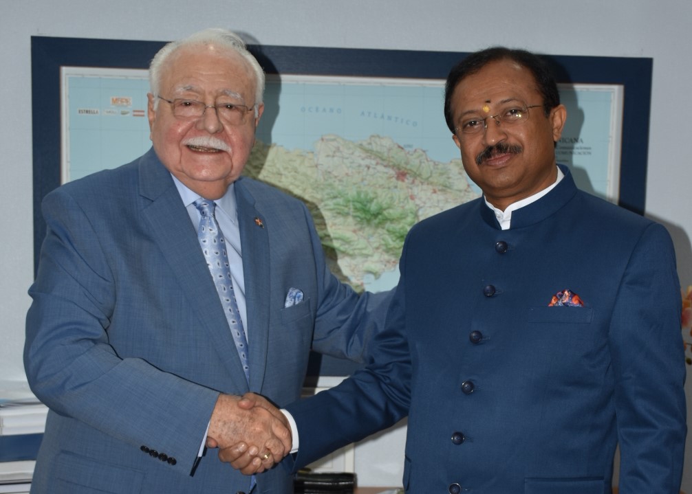 Isa Conde trata cooperación en renovables con Ministro de Estado de Asuntos Exteriores de La India