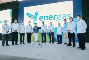 Abinader y sector energético acuden a inauguración planta de 300 MW convertida a gas natural en SPM