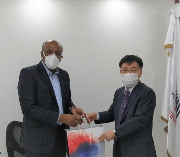Embajador de República de Corea visita ministro de Energía y Minas