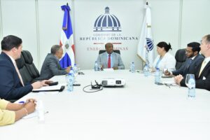 Ministro de Energía y Minas y directora USAID se reúnen en MEM para tratar temas bilaterales