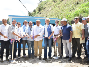 MEM lleva electricidad a residentes en Los Limoncitos con una inversión de más de 25 millones de pesos