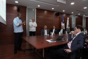 Ministerios de Economía y de Energía y Minas realizan encuentro de articulación sobre situación del sector eléctrico y las estrategias de generación