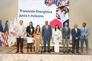 Ministro Antonio Almonte resalta participación de la mujer en el sector energético en evento «Transición Energética Justa e Inclusiva»