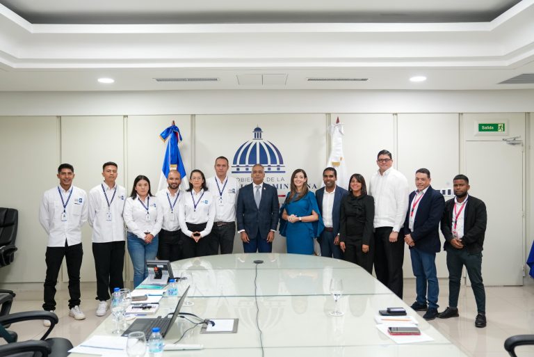 Técnicos colombianos presentan plan de trabajo para prospección de hidrocarburos en RD