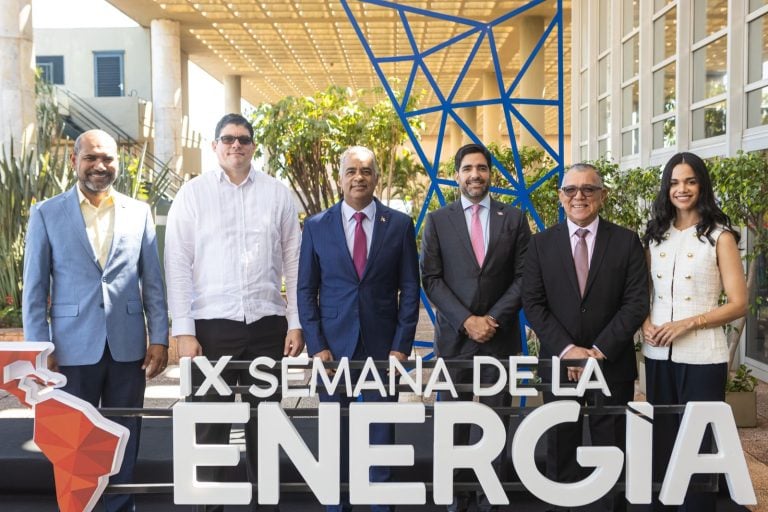 Ministro Joel Santos pondera transición energética debe acelerarse ante efectos del cambio climático