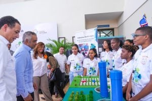 Más de mil personas acuden a tercera edición de Feria Científica 2024 en el Parque Temático de Energía Renovable