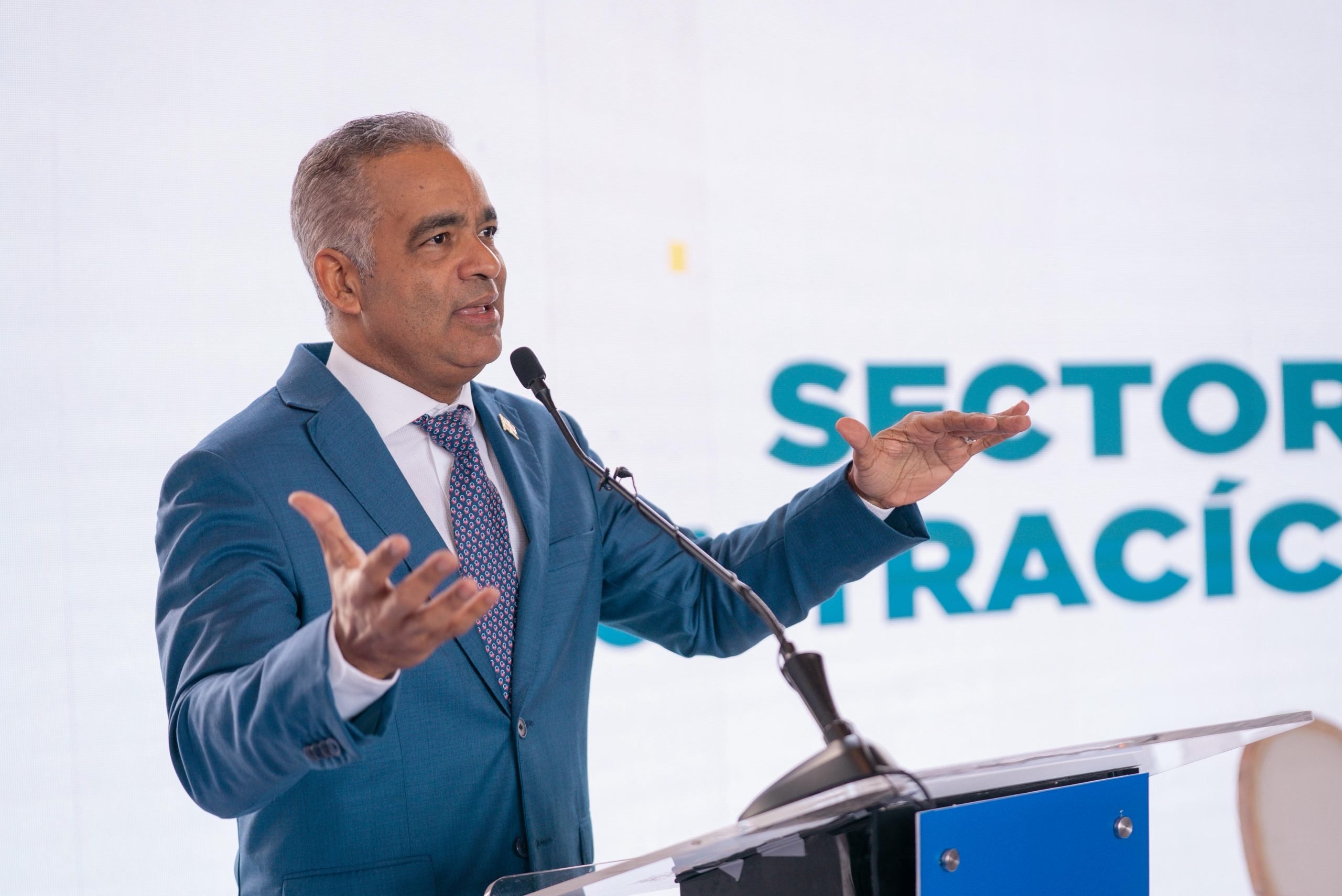 Joel Santos "Minería: ¿progreso o conflicto?