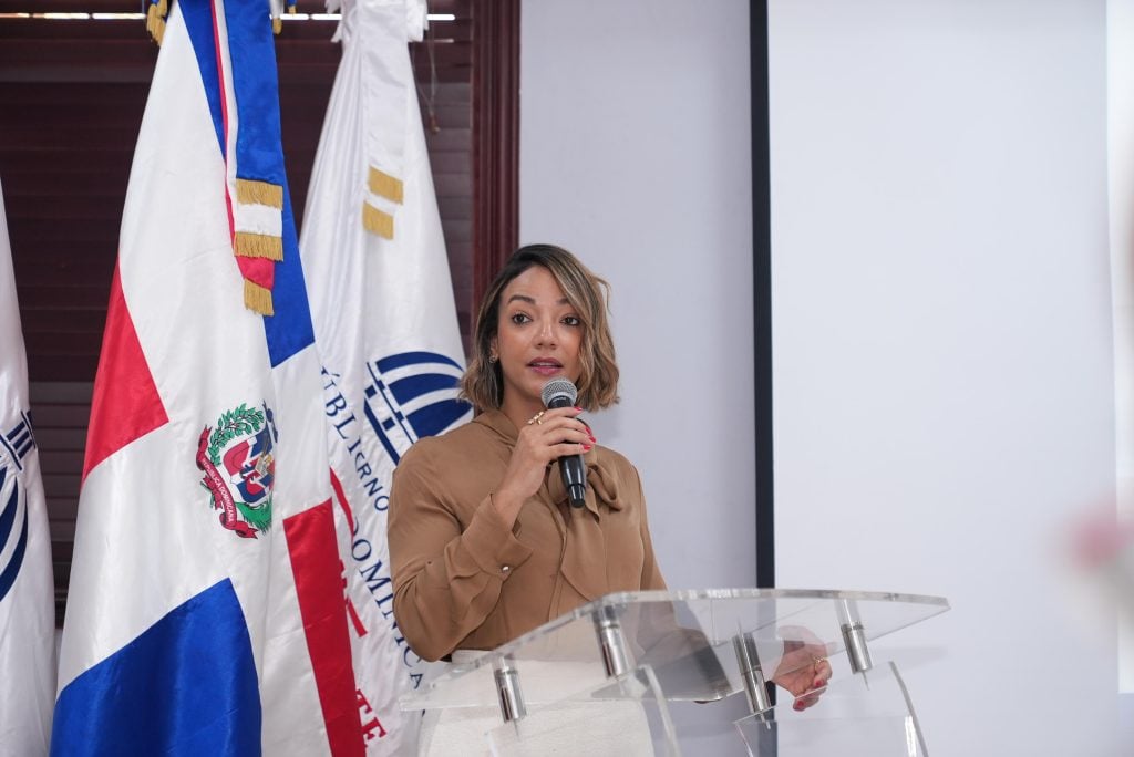 Betty Soto enfatizó que la iniciativa, más que una medida, es un compromiso obligado para lograr una transicion energética sostenible.