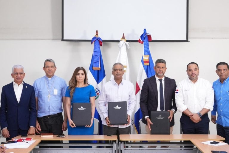 Gobierno, comunitarios y Barrick Pueblo Viejo llegan a acuerdo reasentamiento construcción presa de colas