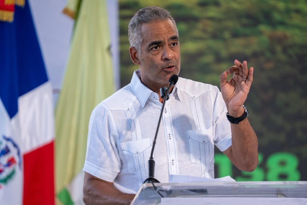 El ministro Joel Santos explica la importancia de la línea de transmisión 138 kV Cruce de Ocoa–Ocoa.