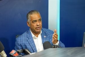 Ministro Joel Santos detalla proyectos que aportarán 600 MW al SENI en los próximos seis meses