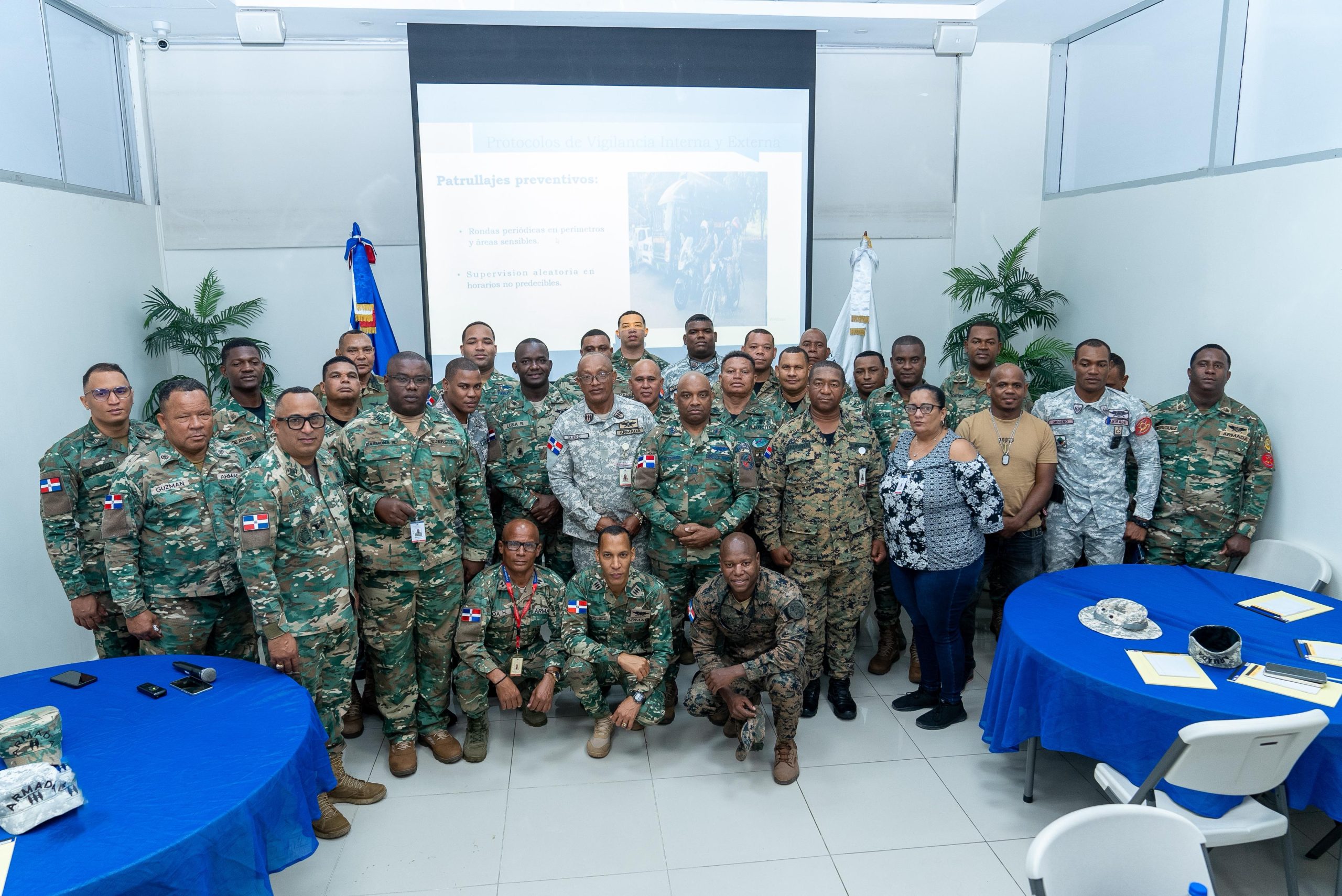 Ministerio de Energía y Minas y de Defensa capacitan a militares en protección de infraestructuras estratégicas