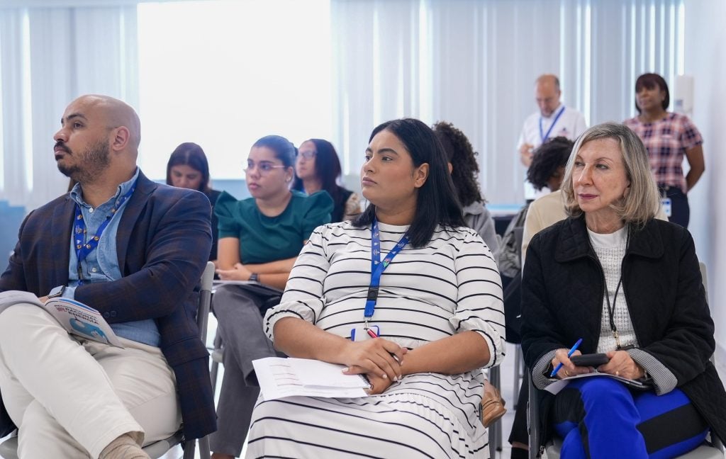 Colaboradores del MICM participaron en la charla sobre el uso racional de la energía.