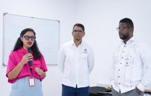 Energía y Minas imparte charla sobre el uso racional de la energía a colaboradores del Ministerio de Industria y Comercio
