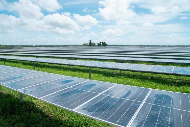 RD atrae más inversión en energías renovables y minería; consolida su liderazgo regional en transición energética