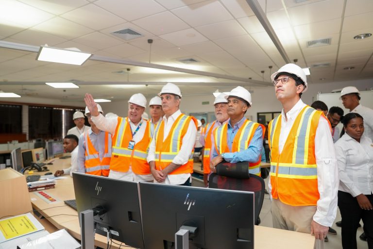 Ministro Santos asegura incorporación de nuevas plantas a gas fortalecerá el sistema energético a corto plazo