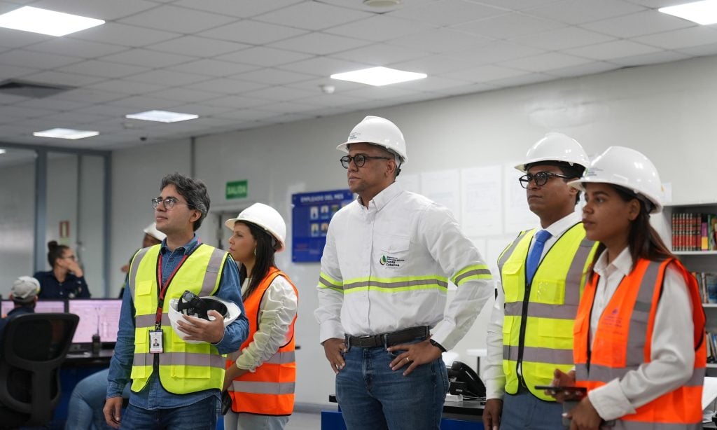 Parte del recorrido guiado por las instalaciones de Punta Catalina.