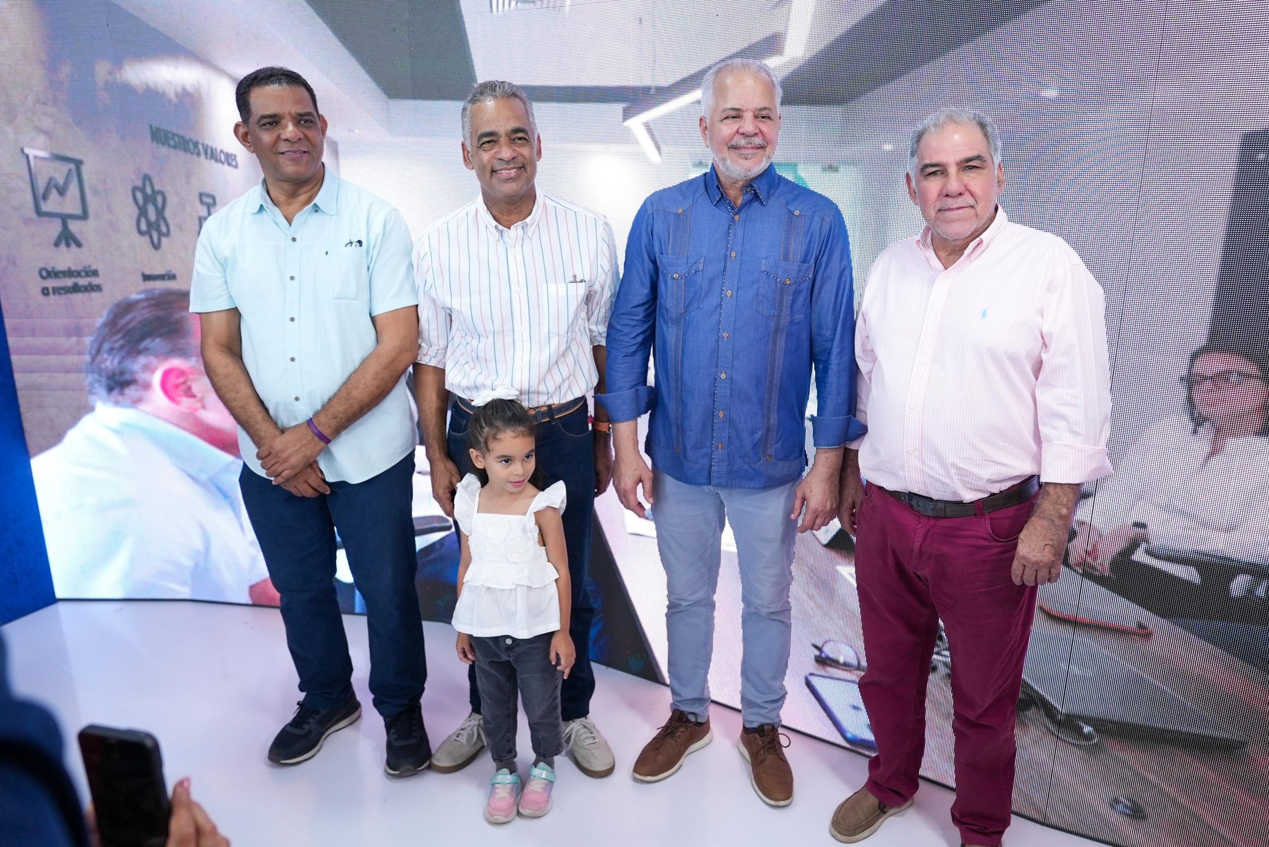 Joel Santos destaca aportes de los sectores energético, minero y de hidrocarburos en la FILSD 2025