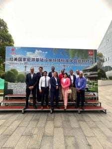 Delegación del Ministerio de Energía y Minas participa en un seminario sobre infraestructura energética en China