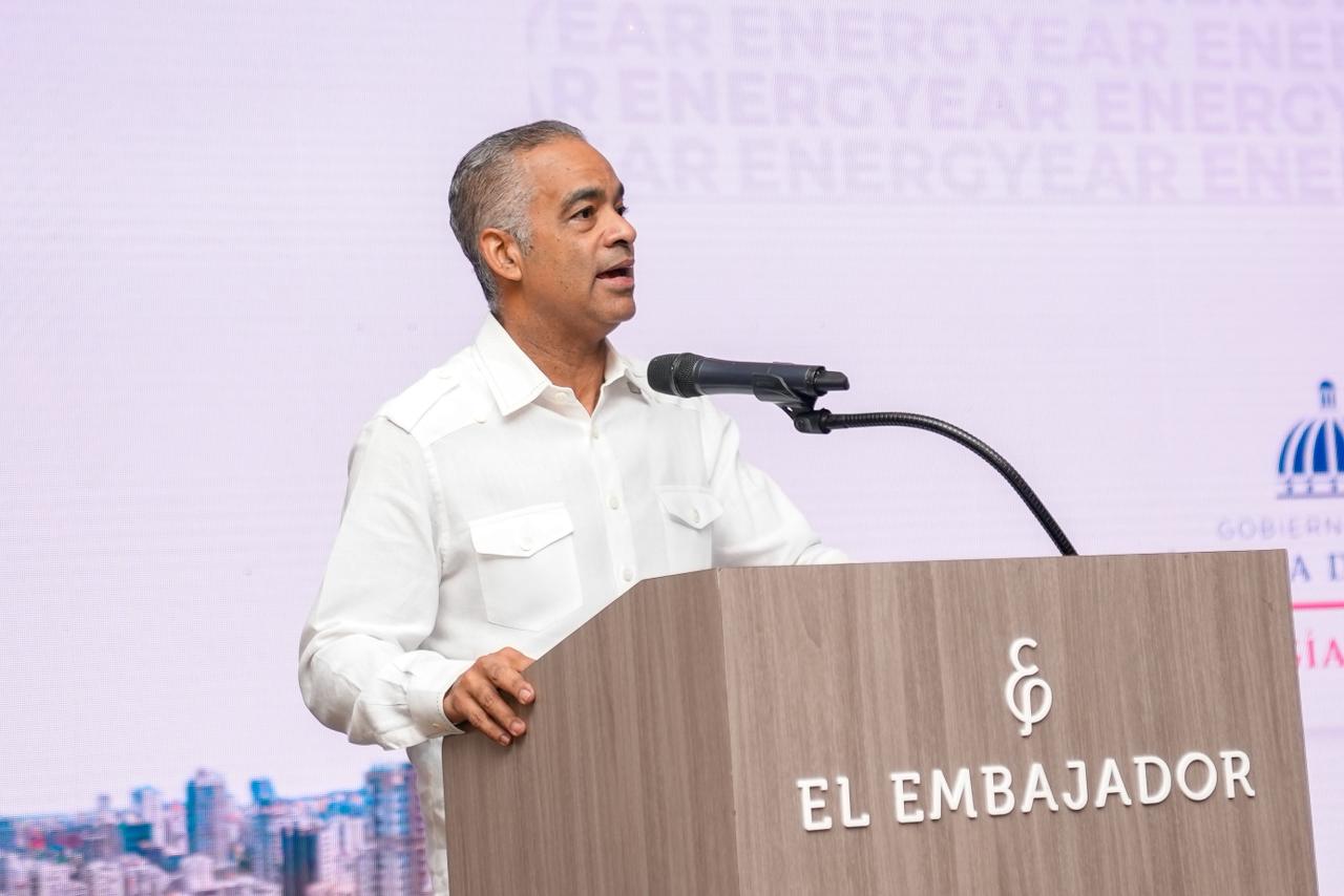 El ministro de Energía y Minas, Joel Santos, durante su participación en el foro Energyear Caribe 2025.