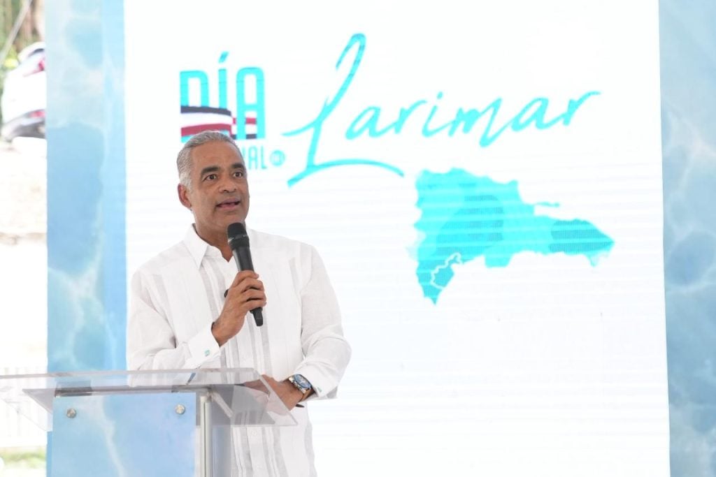 El ministro Joel Santos encabeza actos en el Día Nacional del Larimar, en Barahona.