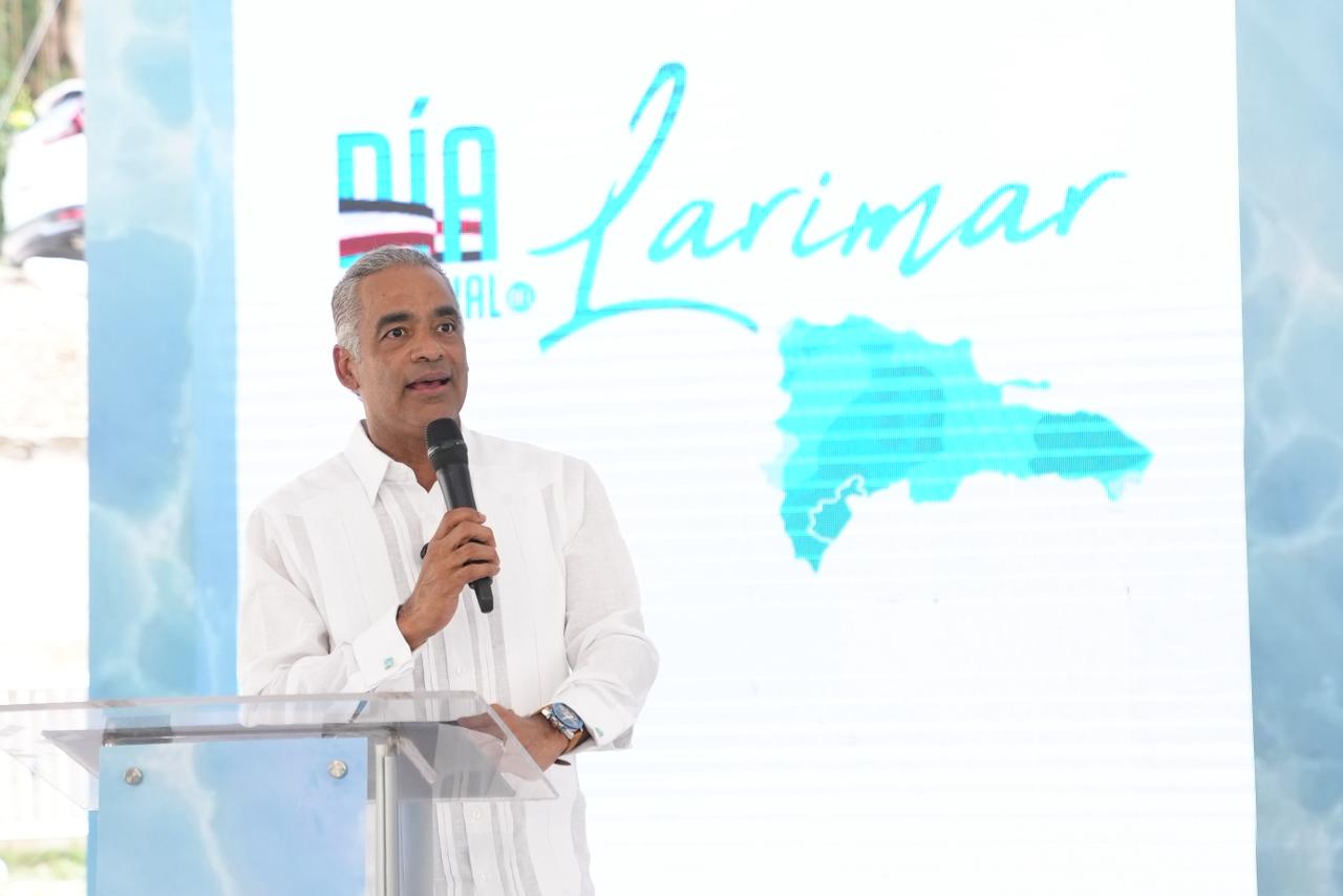 El ministro Joel Santos encabeza actos en el Día Nacional del Larimar, en Barahona.