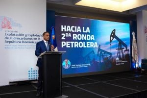 Ministro Joel Santos anuncia segunda ronda petrolera se iniciará en noviembre