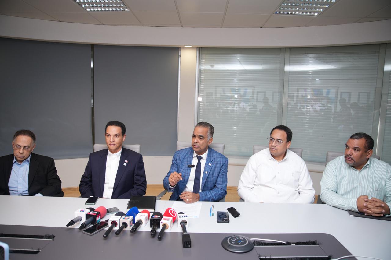 Servicio eléctrico ha sido recuperado en un 30 %, tras falla en el SENI