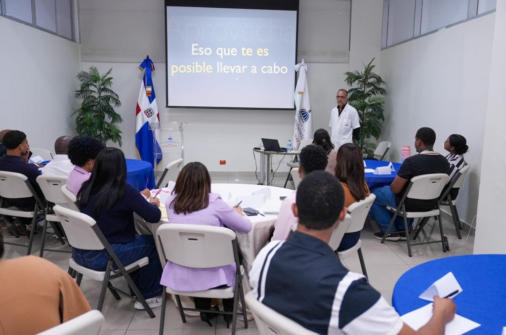 Durante la jornada, los asistentes analizan los principios de clasificación, organización y estandarización como base de la mejora continua.