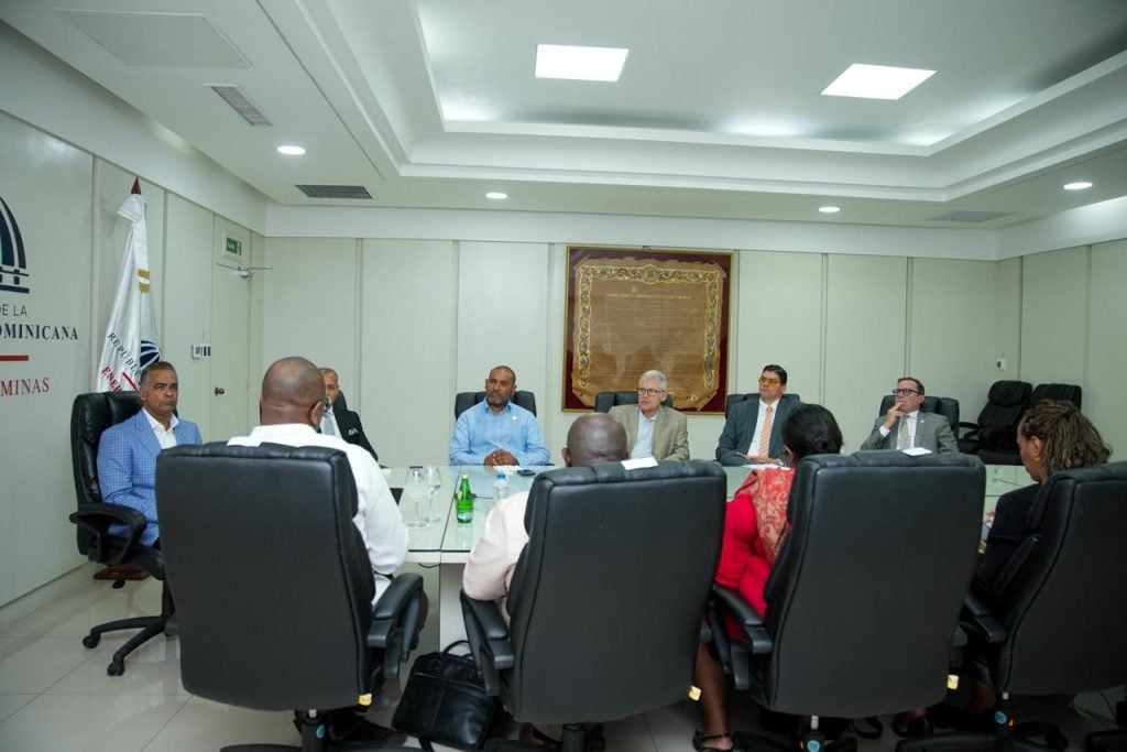 Autoridades de República Dominicana y Surinam