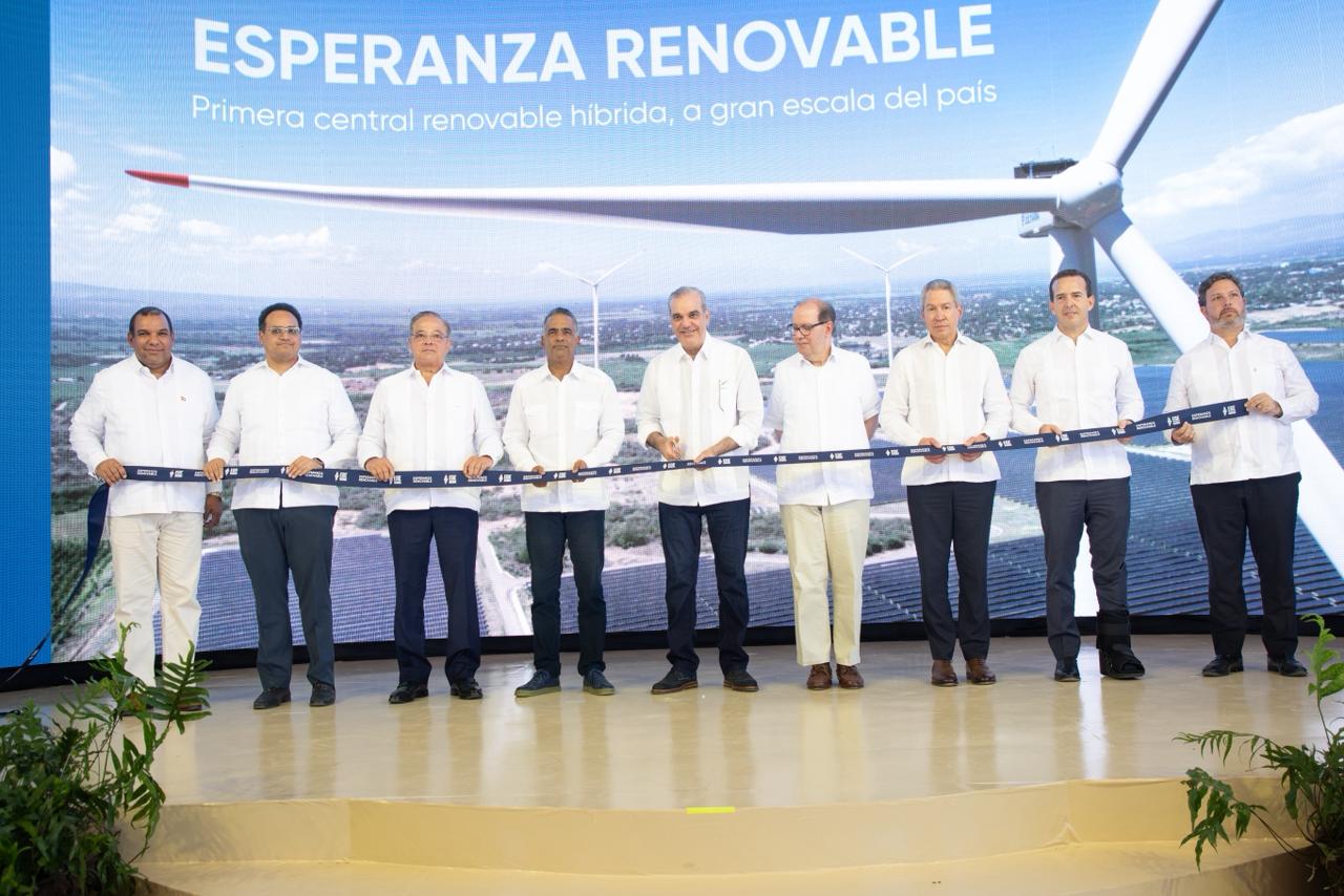 Presidente Abinader inaugura central Esperanza Renovable de EGE Haina, pionera en inyección híbrida de energía eólica y solar al Sistema Eléctrico Nacional Interconectado