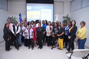 Colaboradores del Ministerio de Energía y Minas participan en capacitación sobre lenguaje inclusivo y equidad