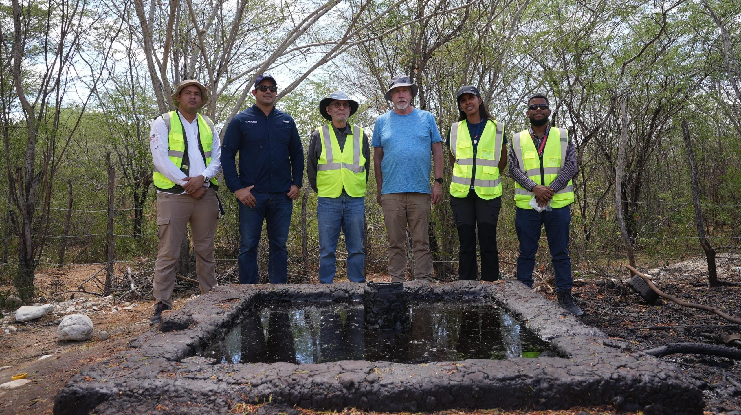 Especialistas de la Universidad de Texas, junto a geólogos del Ministerio de Energía y Minas