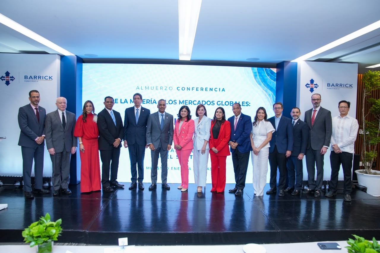 Ministro Santos destaca crecimiento de la minería y apuesta por una industria de mayor valor agregado