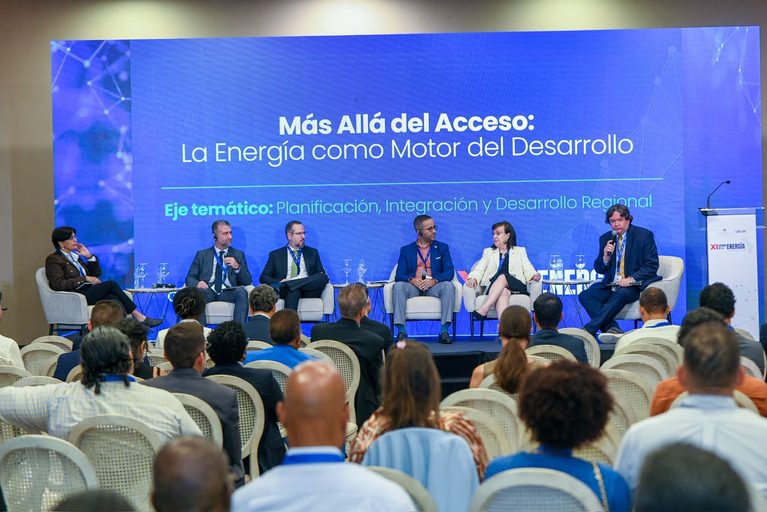 Energía y Minas prioriza gestión social para fortalecer efectividad de la electrificación rural