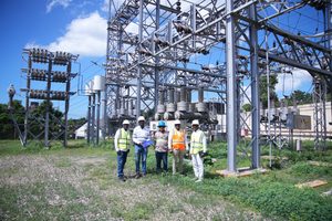 Energía y Minas inspecciona subestaciones eléctricas que benefician a más de 135 mil clientes en diferentes provincias